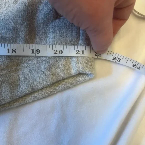 Tommy Hilfiger Turtleneck Sweatshirt with Pockets - Picture 6 of 6